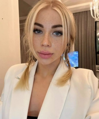 Фаина, 24